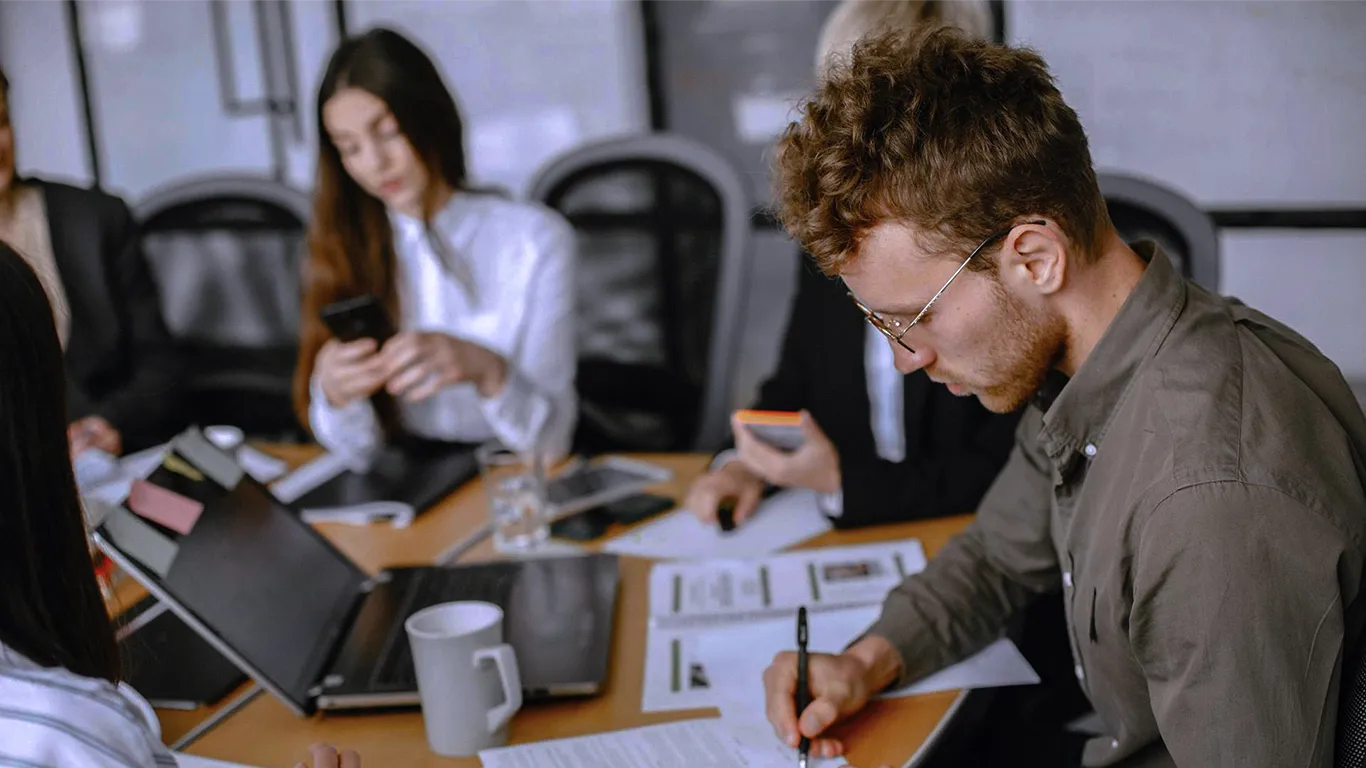 Pourquoi les recrutements de fonctions support échouent encore si souvent dans les cabinets d’avocats